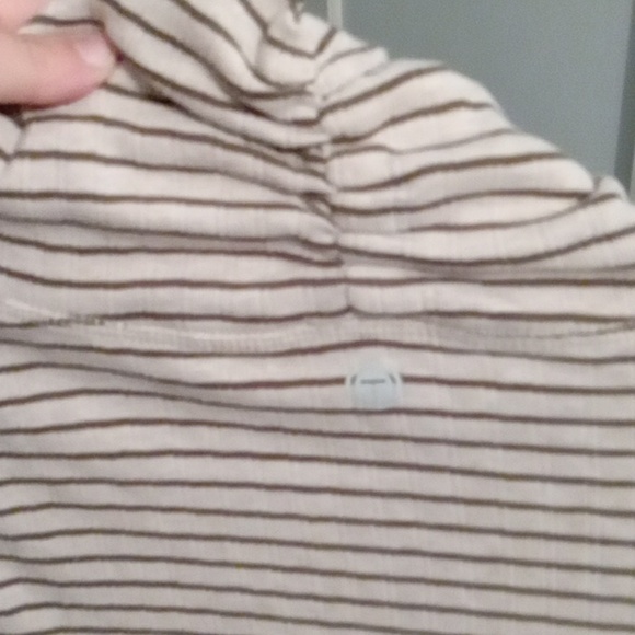 Turtle 🐢 Neck - Picture 2 of 3